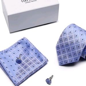 Mens silk Tie, Handkerchief, cufflinks. Gift set.